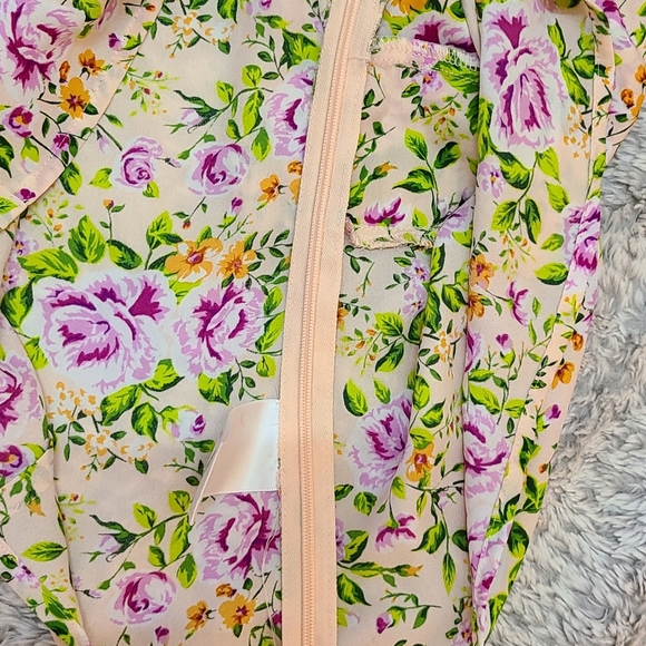 Express Spring Top - Picture 6 of 6